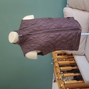 Royal Robbins Women's size small quilted puffer vest in chocolate brown.